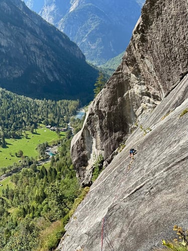 Climbing on Kundalini, Val di Mello - Italy