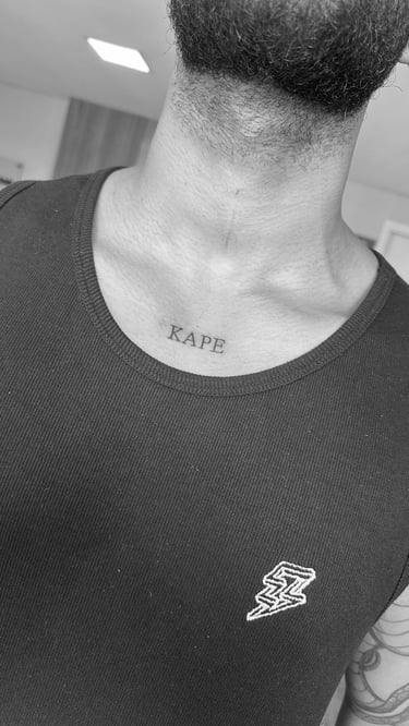 tatuagem masculina nome fine line turista fortaleza