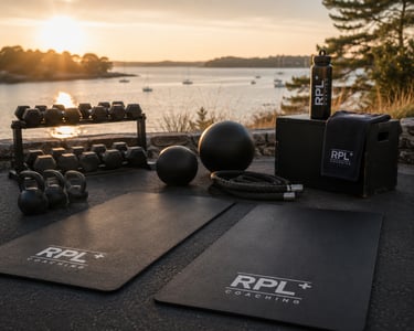 Matériel de coaching sportif RPL+ au coucher du soleil dans le Golfe du Morbihan