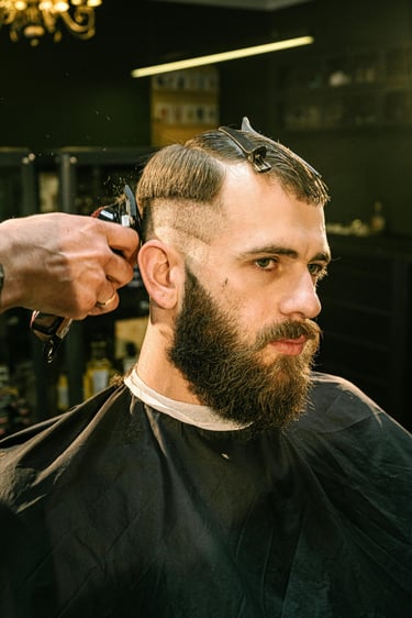 Barberis Vijūkuose - vyrų kirpimas ir barzdos formavimas