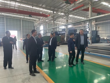 Truck-mounted crane agent from Malaysia visits our factory