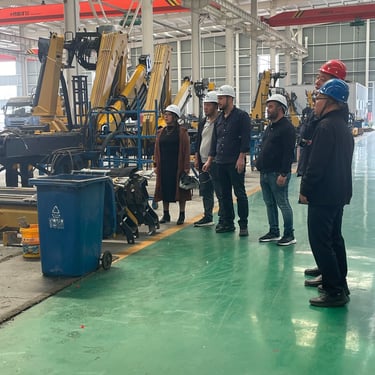 Folding Boom Truck Mounted Crane Buyers from Brazil Visit Our Factory