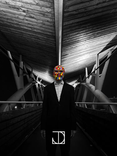 photo portrait masque gare couleur noir-et-blanc artistique étrange