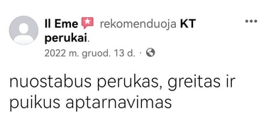 Ekrano nuotrauka su kliento atsiliepimu: moteris džiaugiasi nuostabiu peruku ir greitu bei puikiu aptarnavimu.