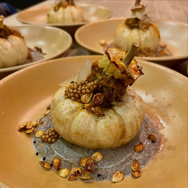 Courge Baby Boo rôtie facie au champignon et pickles de moutarde Ô Miracle traiteur Végétarien Végétal Végan