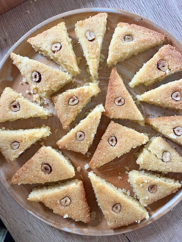 Basboussa à la rose Ô Miracle traiteur Végétarien Végétal Végan