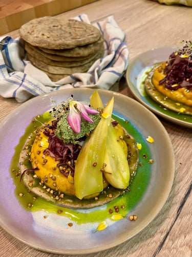 Chapati purée de carotte, choux lactofermenté et fenouil braisé Ô Miracle Traiteur végétal végétarien végan
