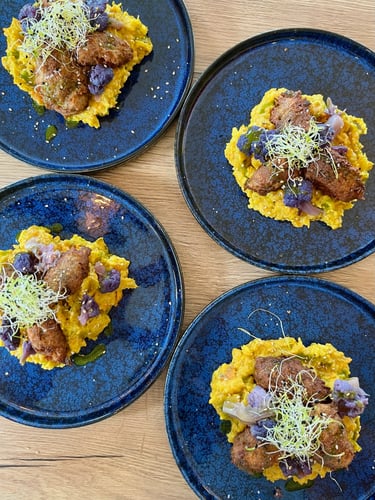 Tajine de légume, choux fleures colorés et Kefta  Ô Miracle traiteur Végétarien Végétal Végan