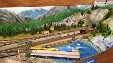 The car float at Fort McCloud.