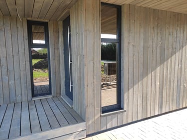 Veidrodinės ir matines pleveles klijavimas