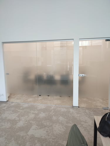 Veidrodinė ir matine plevele, apsaugine plevele