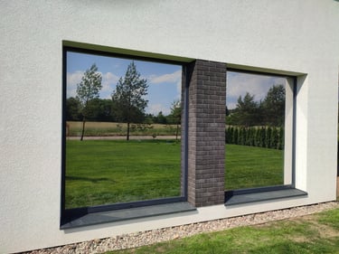 Stiklinės durys sodyboj