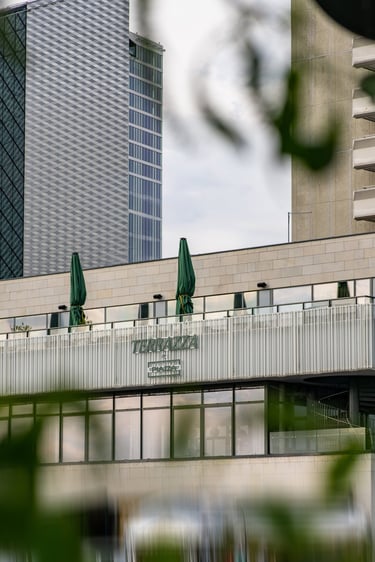 Terrazza by Piazza įėjimas iš Upės gatvės pusės Vilniuje