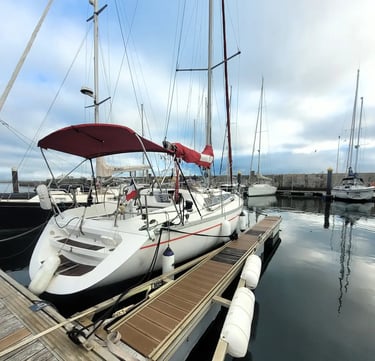 Voilier O'zen à la marina de Léça da Palmeira 