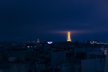 Photographie de la tour eiffel par genecis studio lors d'un reportage photo