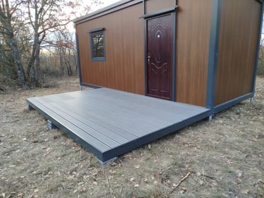 kontejner za stanovanje drvo dekor sa tremom Vrmdza 