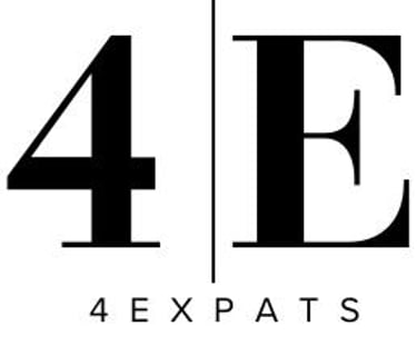 4 E X P A T S logo
