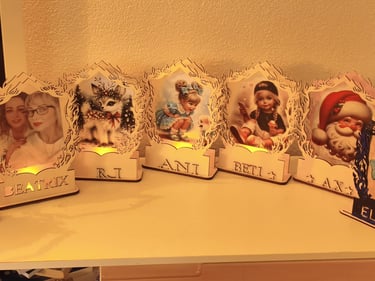 Das Licht Ihrer Erinnerungen. Eine handgefertigte Schweizer Lampe, die Ihr Foto in Magie verwandelt.