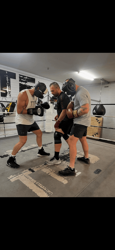 Boxing coach training Western Suburbs of Adelaide Torrensville