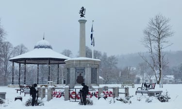 Colliston Park bandstand and war memorial in the snow