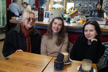 Laura Sintija Černiauskaitė ir Sara Poisson