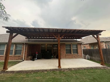 Large Patio with Pergola