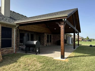 Cedar Patio with Big Beam 1