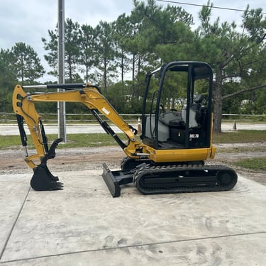 Excavation equipment clearing land in Holly Ridge NC
