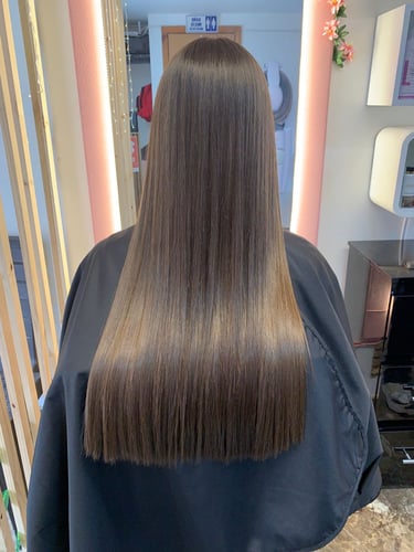 corte y cepillado en Namabi, salón de belleza en Sopo