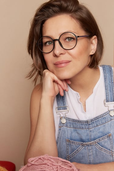 Andie Solar Makeup Artist Headshot