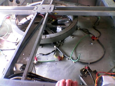 Fase di assemblaggio di una struttura industriale durante sviluppo e prototipazione