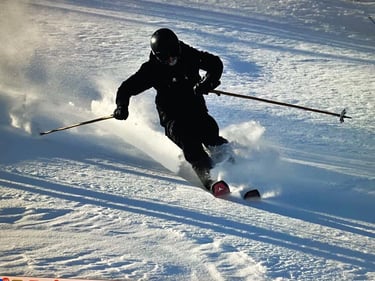 Roman Hardonnière et ses batons de ski en bambou 3