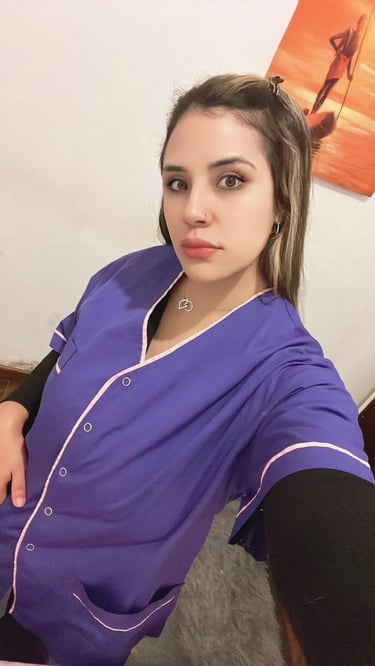 Juliana, masajista sensual de Congreso, selfie profesional en su espacio de masajes sensitivos.