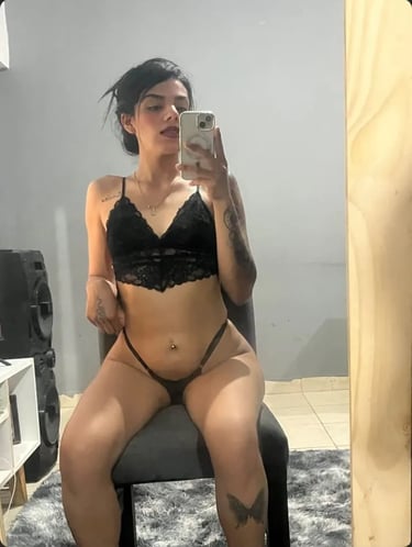 Retrato sensual de la masajista Abigail para su catálogo de masajes eróticos y sensitivos en Olivos.