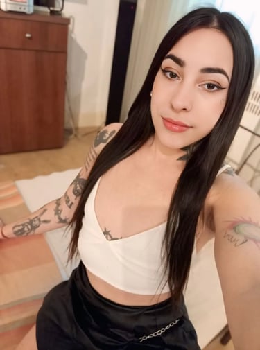 Milena masajista independiente en Flores, profesional recomendada para una experiencia de relax inigualable.