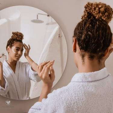 rutina de cuidado facial para piel acneica