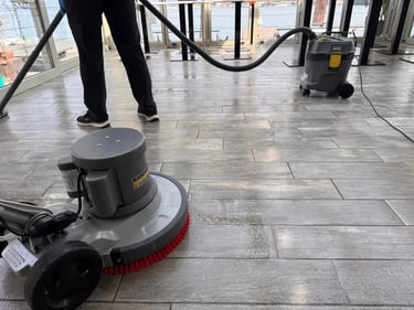 Trattamento pavimento, pulizia grès porcellanato marmo monospazzola Peschiera