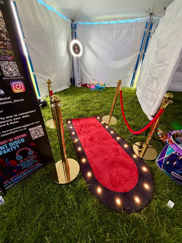 photobooth wedding event outdoors in north wales 