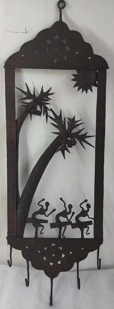 "Handcrafted iron key hanger with tribal tree and 3 figures–Bastar wall decor-Suitable for export"