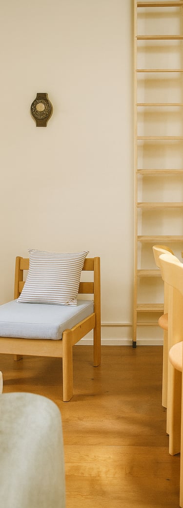 Duplex à Pau, mezzanine avec échelle et mobilier design