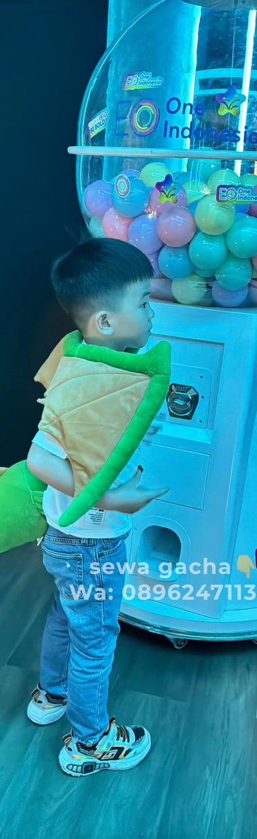 sewa mesin gachapon putih jumbo di Anthem Jskarta