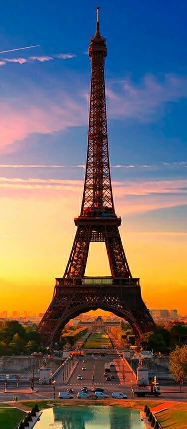 Torre Eiffel, cenário de sonhos inesquecíveis, romance eterno e momentos que ficam para sempre na me