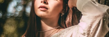 Portrait photo tout en sensualité, cliché capturé par un photographe et vidéaste en nouvelle-aquitaine.