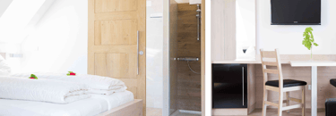 Gästezimmer am Weingut Uhl mit Sitzgruppe