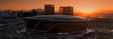 Allegiant Stadium ao Pôr do Sol