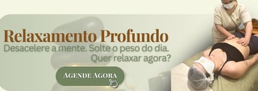 Mulher recebendo uma massagem relaxante profissional em no spa yazen fortaleza beira mar