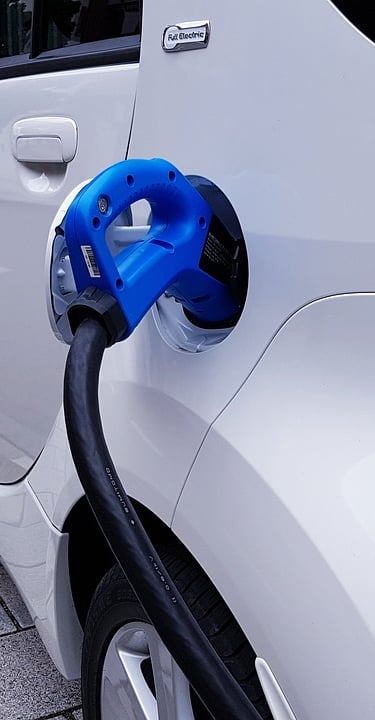 Zon is Mee installeert veilige laadpalen bij woningen en bedrijven