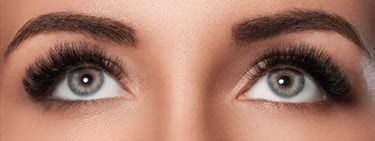 Volume EYELASH EXTENSIONS example picture