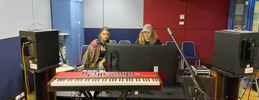 Luca Teaching Music Production