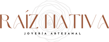 Logotipo de la marca Raíz Nativa en tipografía serif elegante color terracota